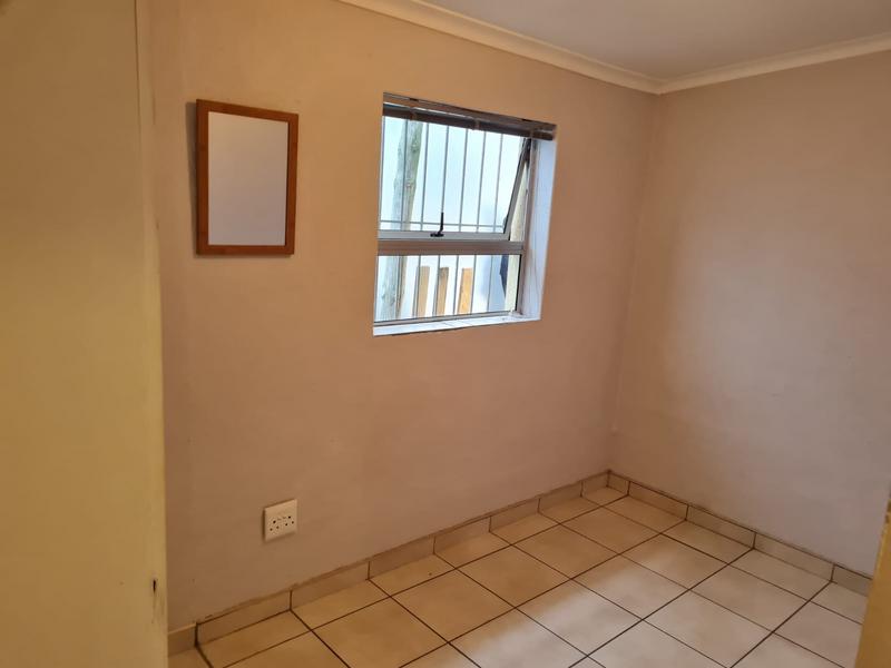 4 Bedroom Property for Sale in Goodwood Central Western Cape